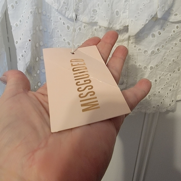 Missguided White Broderie Anglaise Long Sleeve Open Back Blouse - Picture 6 of 7